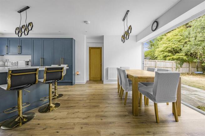 Tennyson Close, Keynsham photo 4