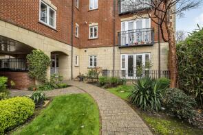 9, Clarence Court, Clarence Street, Yeovil BA20 1AR