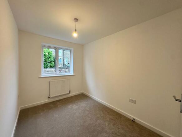 3 bed Semi-Detached to rent Image 9