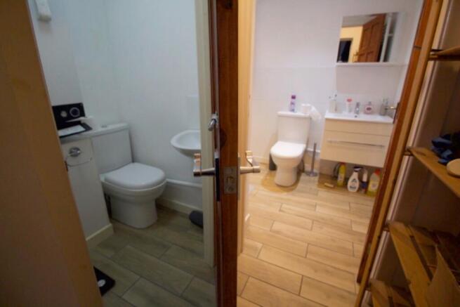 Toilet & Bathroom