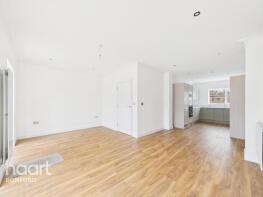 44, Collier Row Lane, Romford RM5 3BE