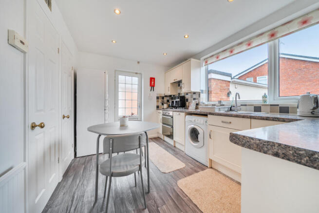 Kitchen / Breakfast Room