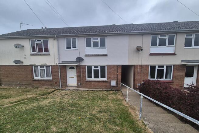 Three bedroom terraced house to let