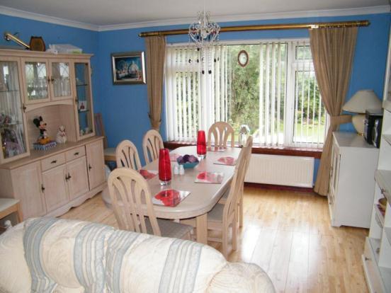 Lounge/Dining