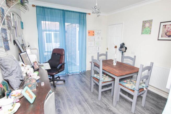 3 bed Town House for sale Image 5