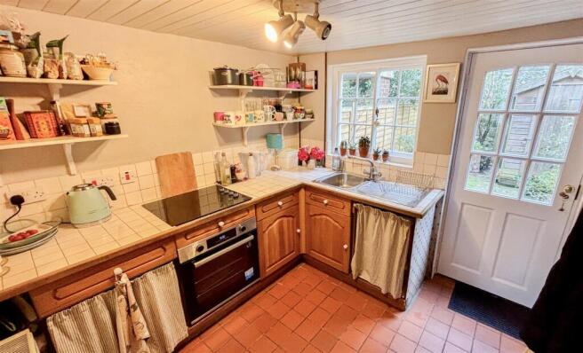 7-kitchen.jpg