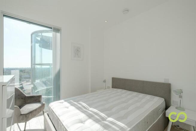 Parkview Apts, Great West Road, Brentford, TW8 photo 4