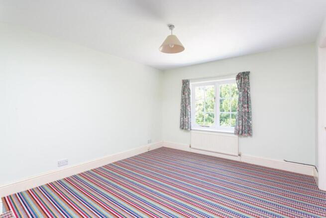 4 bed Detached for sale Image 5