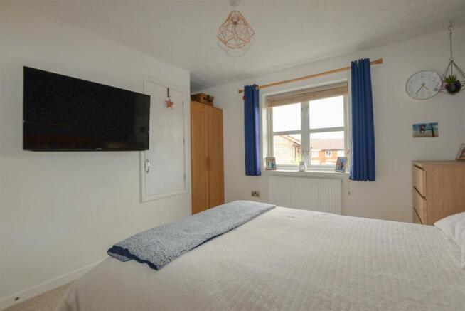 Bedroom1 3.jpg