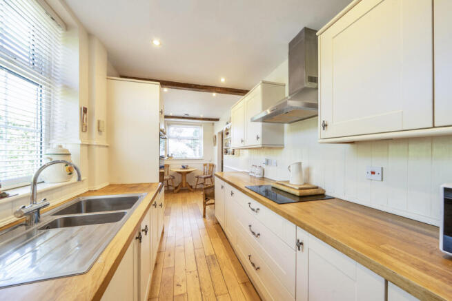 3 bed Detached Bungalow for sale Image 4