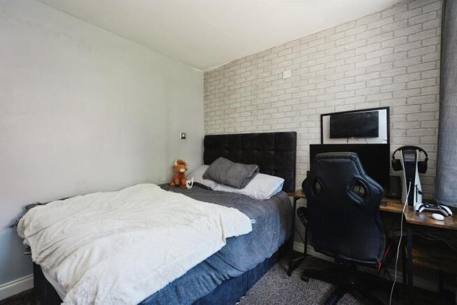 3 bed Semi-Detached for sale Image 10