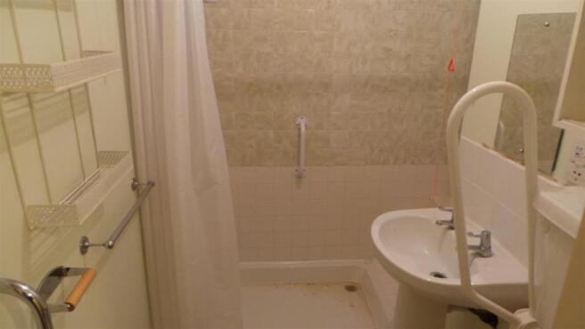 SHOWER ROOM