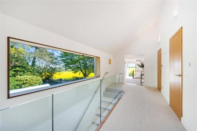 4 bed Detached for sale Image 10