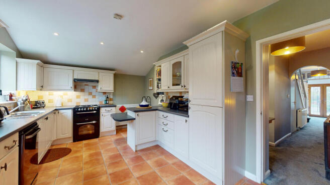 4 bed Detached for sale Image 12