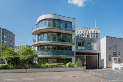 Clayponds Lane, Brentford, TW8