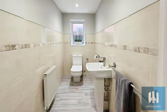 5 bed Detached to rent Image 12
