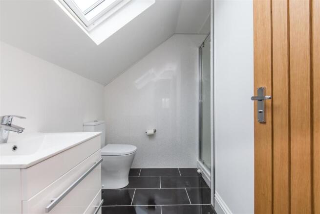 Annexe Upstairs Shower Room.jpg