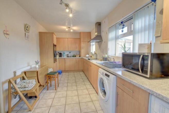 Kitchen 1.jpg