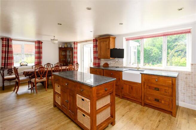 3 bed Detached for sale Image 6