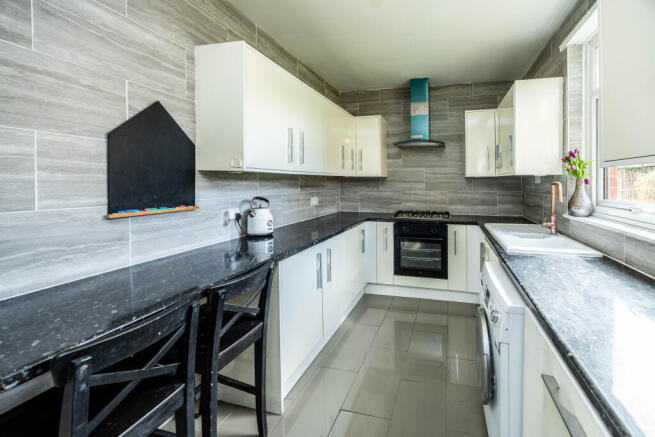 3 bed Terraced for sale Image 5