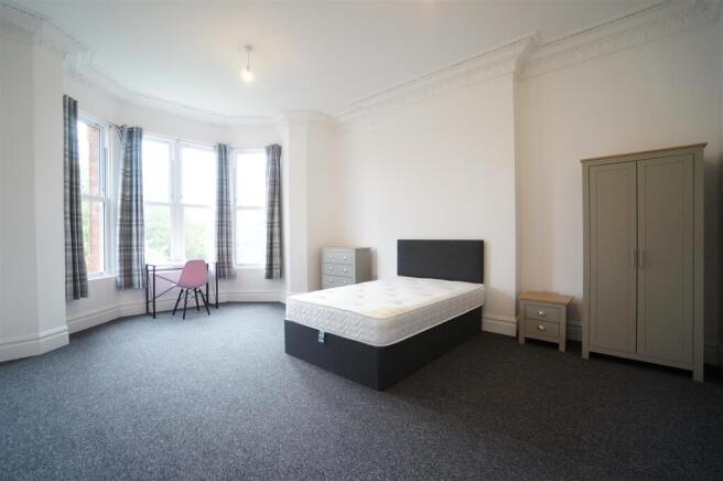 Bedroom 1.JPG