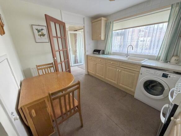 Verity Crescent, Canford Heath, Poole, BH17 photo 4