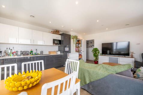 Beck Square, Walthamstow, London, E10