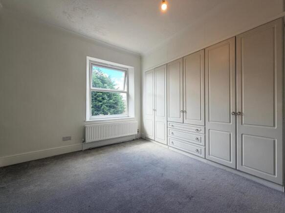 4 bed End of Terrace to rent Image 6