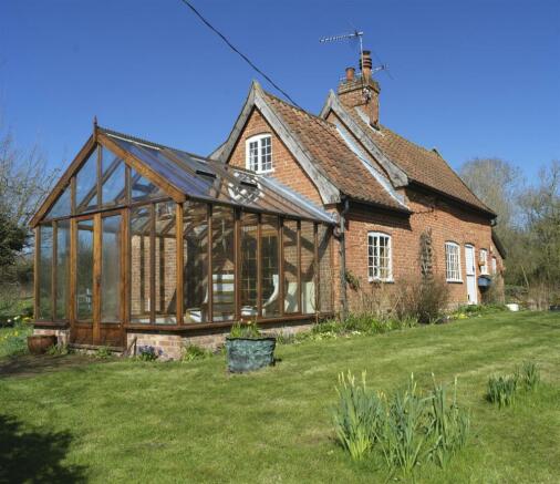 Hillcottage_1000335.jpg