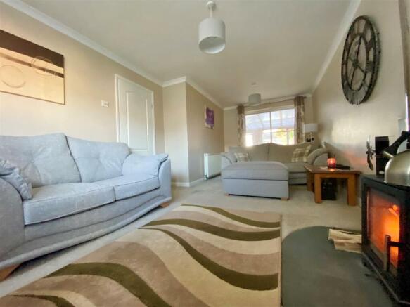 LIVING ROOM 2.jpg