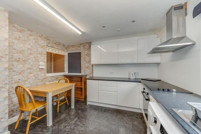 KITCHEN, DINER AND LOUNGE