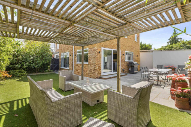 1 Cherrywood Gardens, HP10 9AX (LOW RES)-23