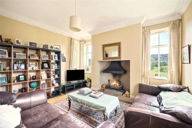5 bed Semi-Detached for sale Image 9