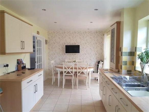 Kitchen/Dining Room