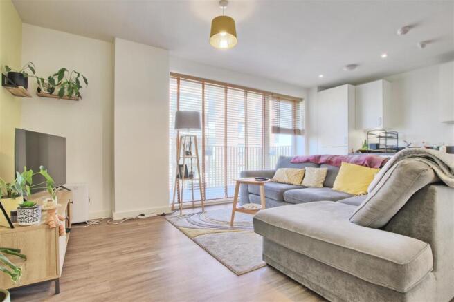 Living area 2.jpg