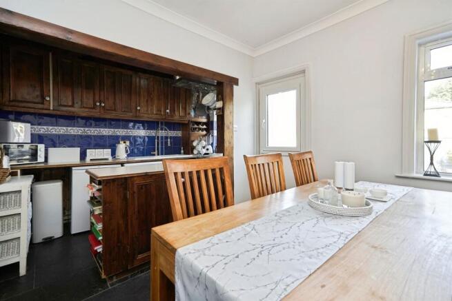 4 bed Semi-Detached for sale Image 8