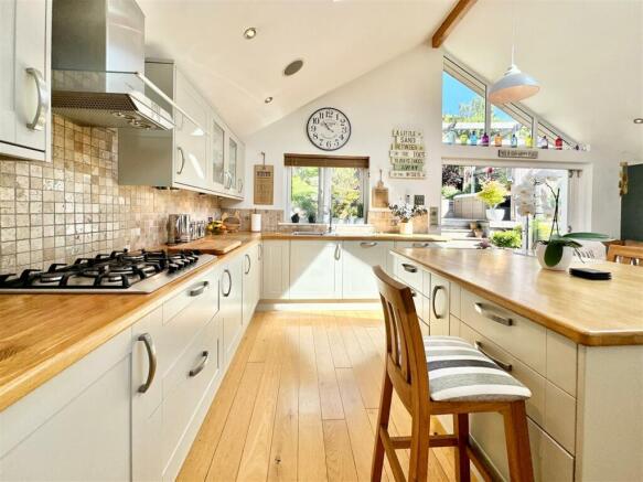 Kitchen.JPG