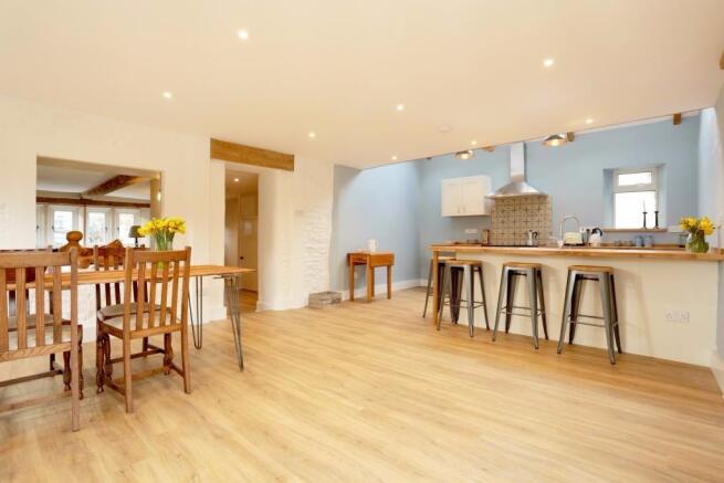 Kitchen/dining room 