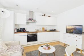 Flat A, 442, Streatham High Road, London SW16 3PX