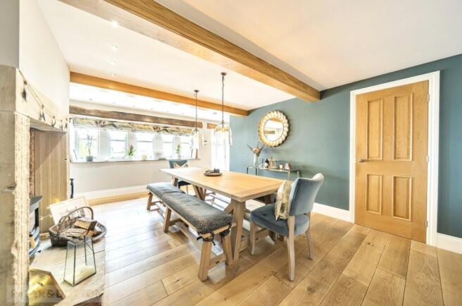 3 bed Semi-Detached for sale Image 11