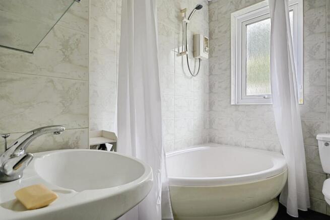 2 bed Semi-Detached for sale Image 12