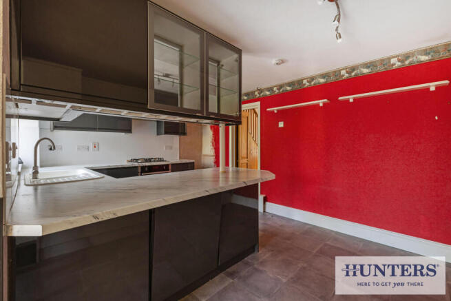 3 bed Semi-Detached for sale Image 6