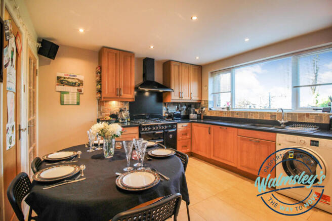 Kitchen breakfast room