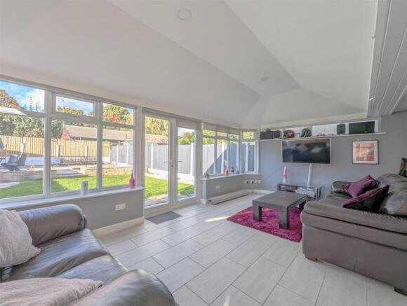 Firvale Close, Leigh photo 3