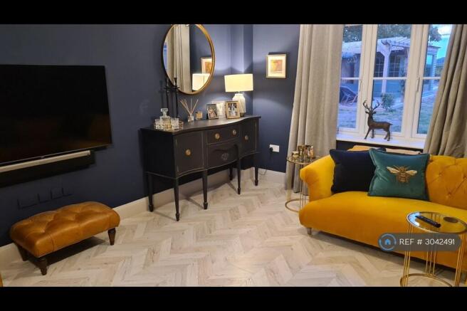 Lounge 1