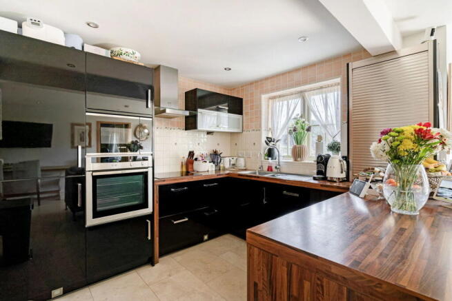103946_6 Farriers Close Preston Candover (7)_low_1