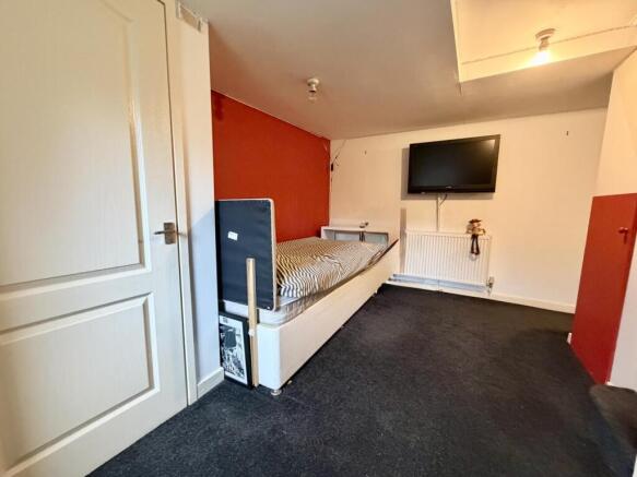 3 bed Semi-Detached for sale Image 12