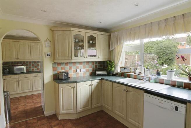 Kitchen..jpg