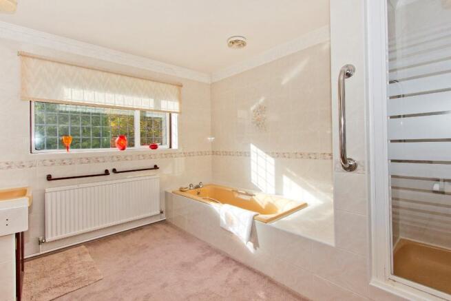 Ensuite to master