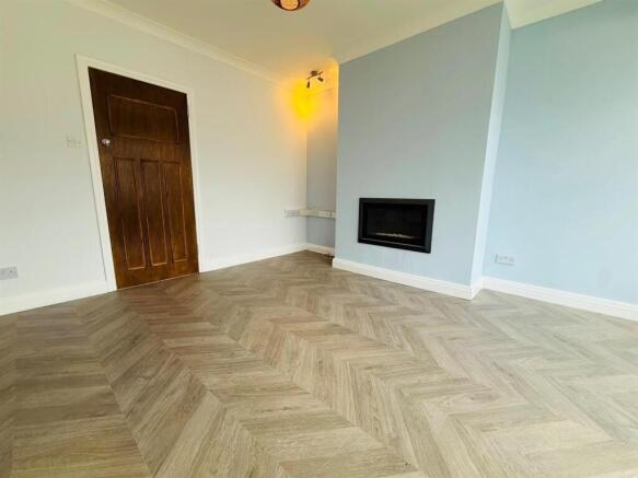 Living Room 2.jpg